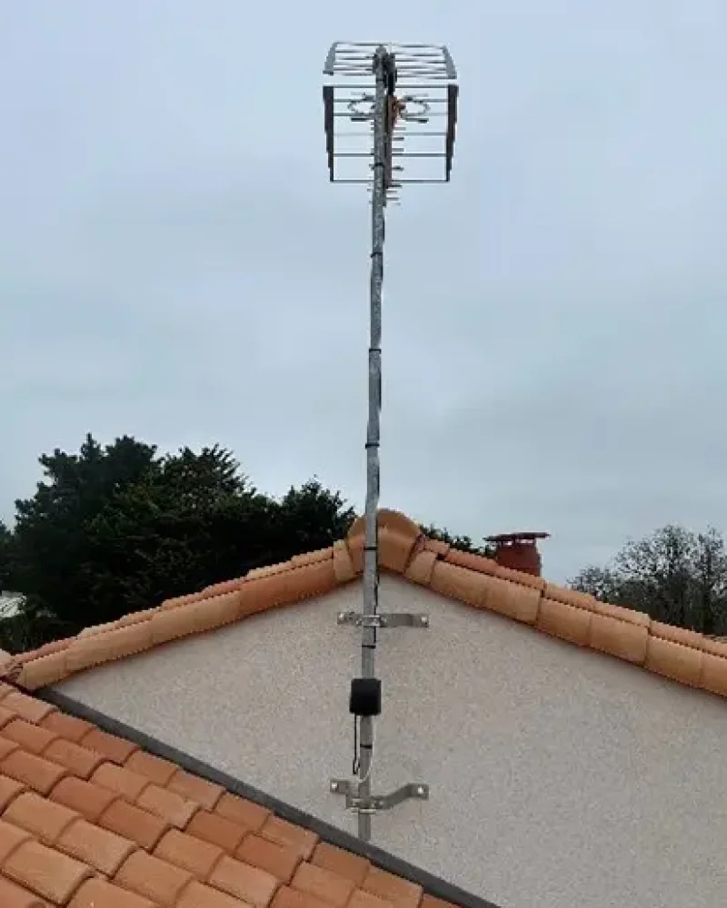 Réalisation d'antenne par l'entreprise Bulteau Securelec, électricien et chauffagiste au Fenouiller près de Challans