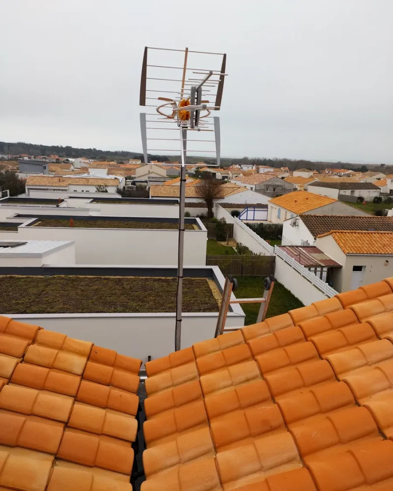 Réalisation d'antenne par l'entreprise Bulteau Securelec, électricien et chauffagiste au Fenouiller près de Challans