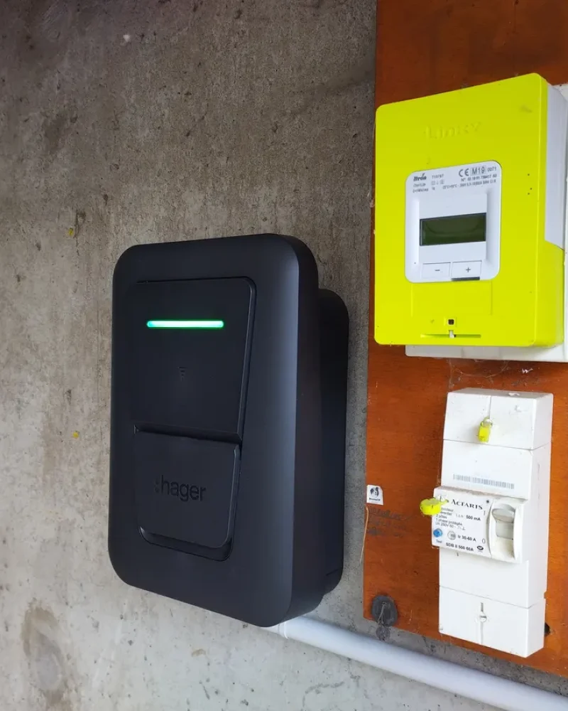 Réalisation de bornes de recharge par l'entreprise Bulteau Securelec, électricien et chauffagiste au Fenouiller près de Challans