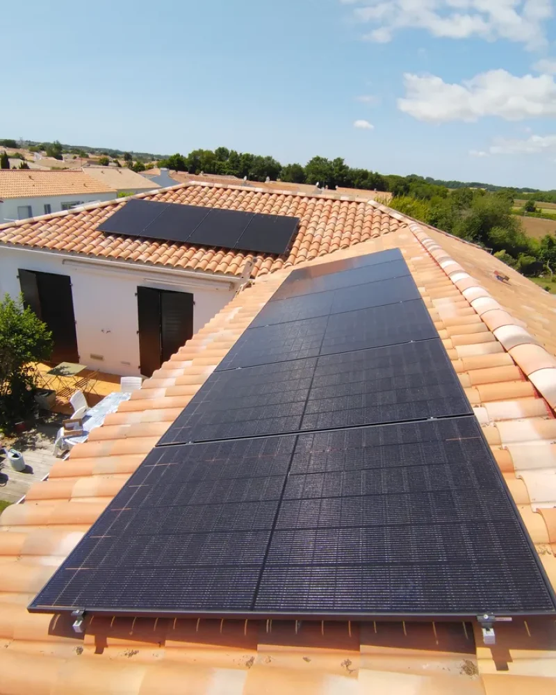 Réalisation de panneau photovoltaïques par l'entreprise Bulteau Securelec, électricien et chauffagiste au Fenouiller près de Challans