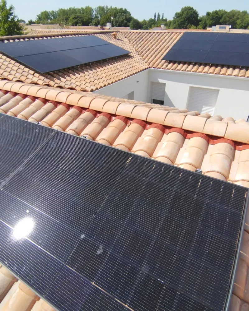 Réalisation de panneau photovoltaïques par l'entreprise Bulteau Securelec, électricien et chauffagiste au Fenouiller près de Challans