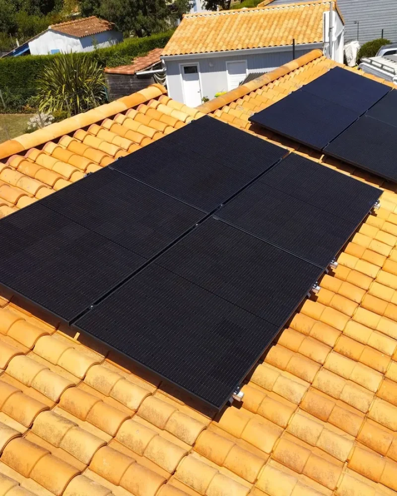 Réalisation de panneau photovoltaïques par l'entreprise Bulteau Securelec, électricien et chauffagiste au Fenouiller près de Challans