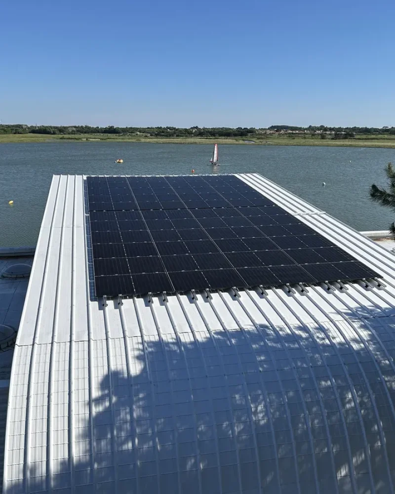 Réalisation de panneau photovoltaïques par l'entreprise Bulteau Securelec, électricien et chauffagiste au Fenouiller près de Challans